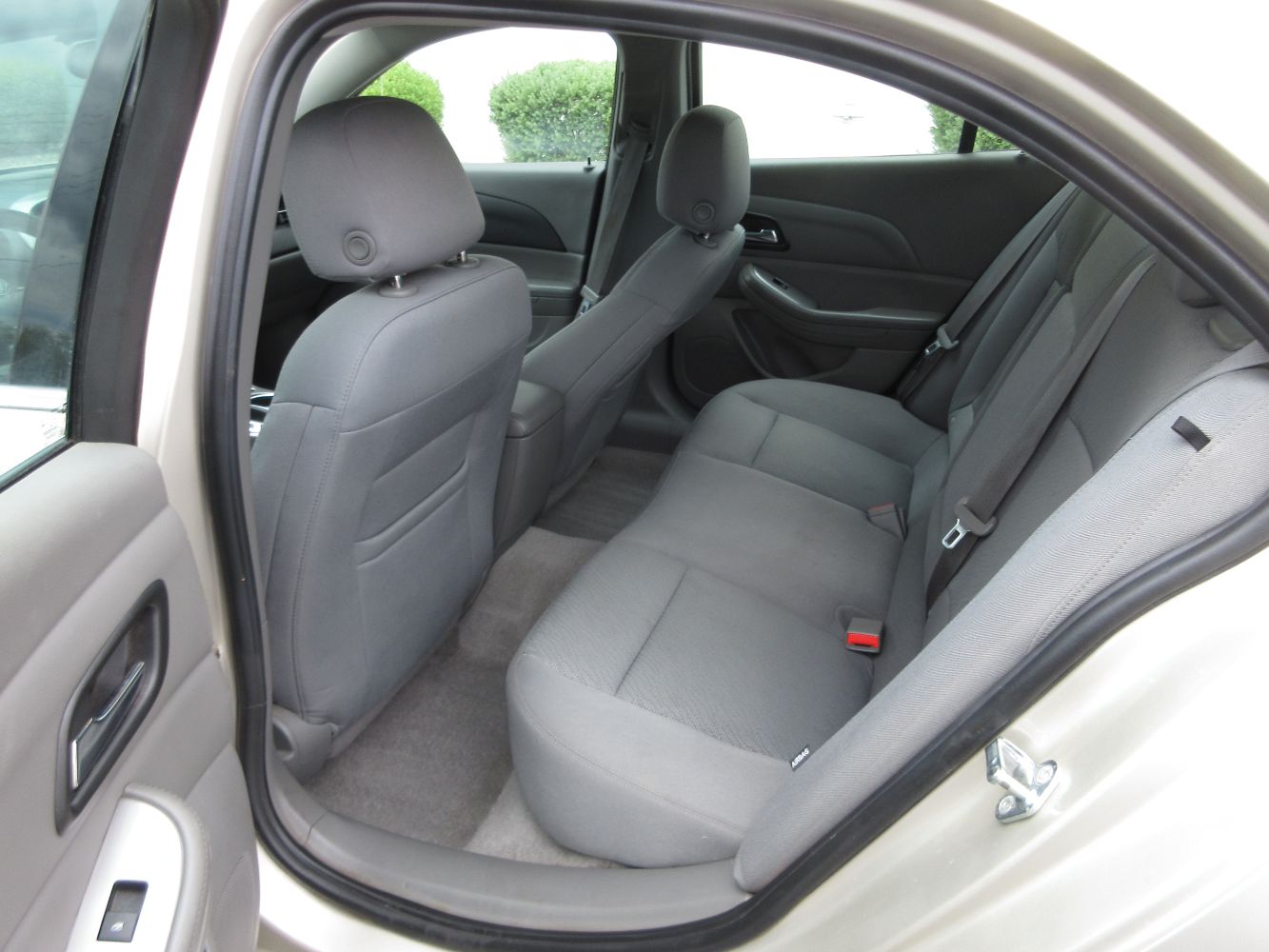 Car Image 9