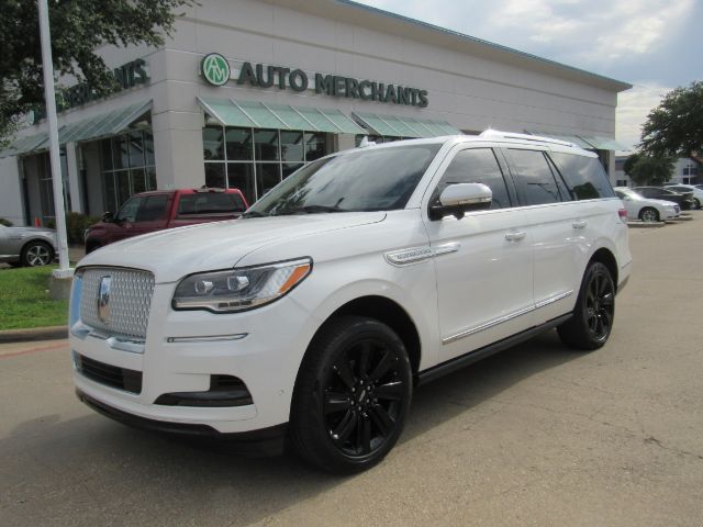 2022 Lincoln Navigator Black Label photo 2