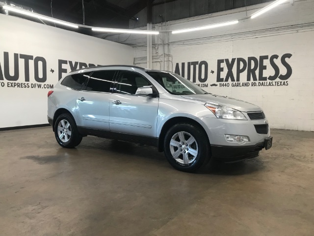 Silver Ice Metallic 2011 Chevrolet Traverse SUV / Crossover Front-Wheel Drive Automatic