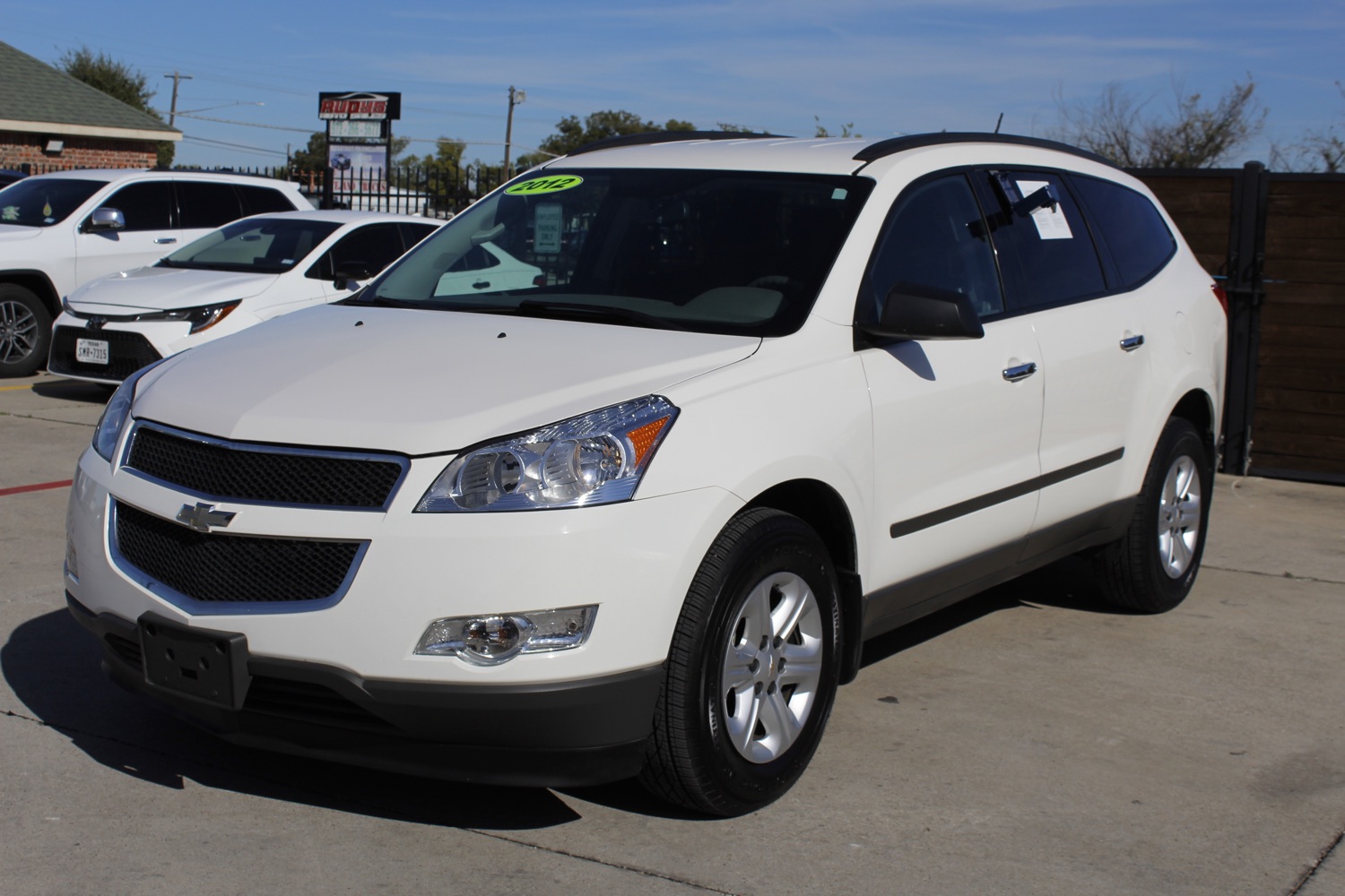 2012 Chevrolet Traverse LS FWD 2