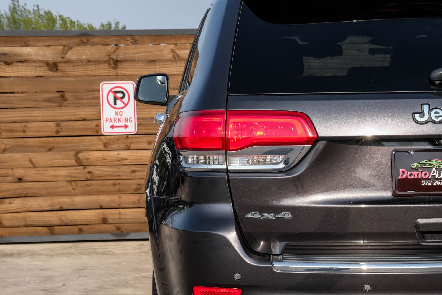 2015 Jeep Grand Cherokee Summit 4WD 51