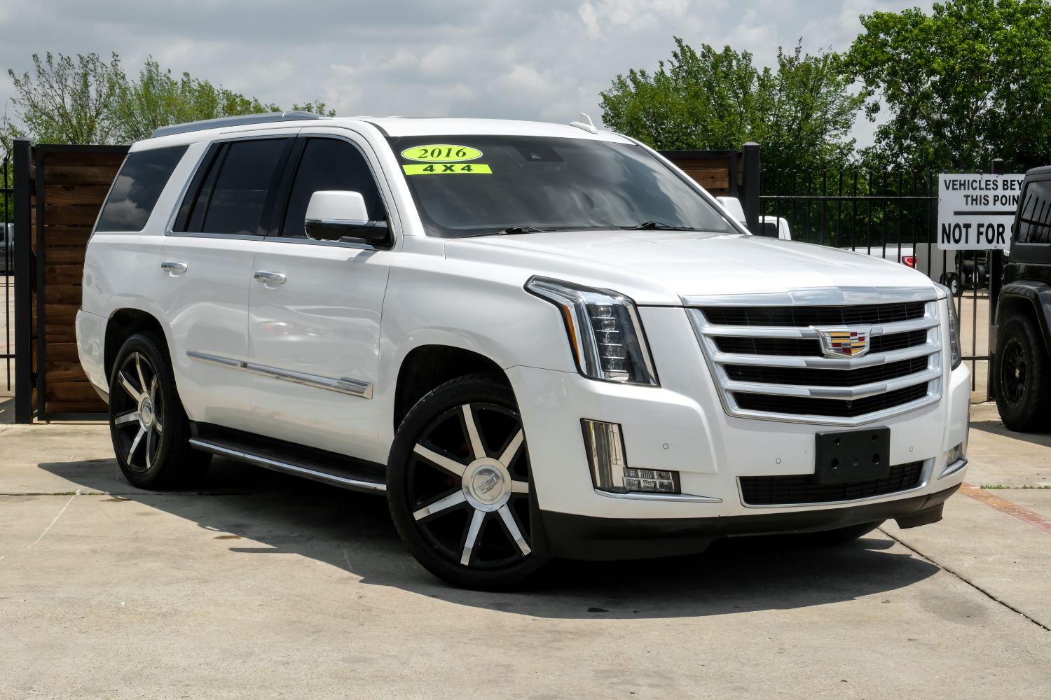 2016 Cadillac Escalade Luxury 4WD 8