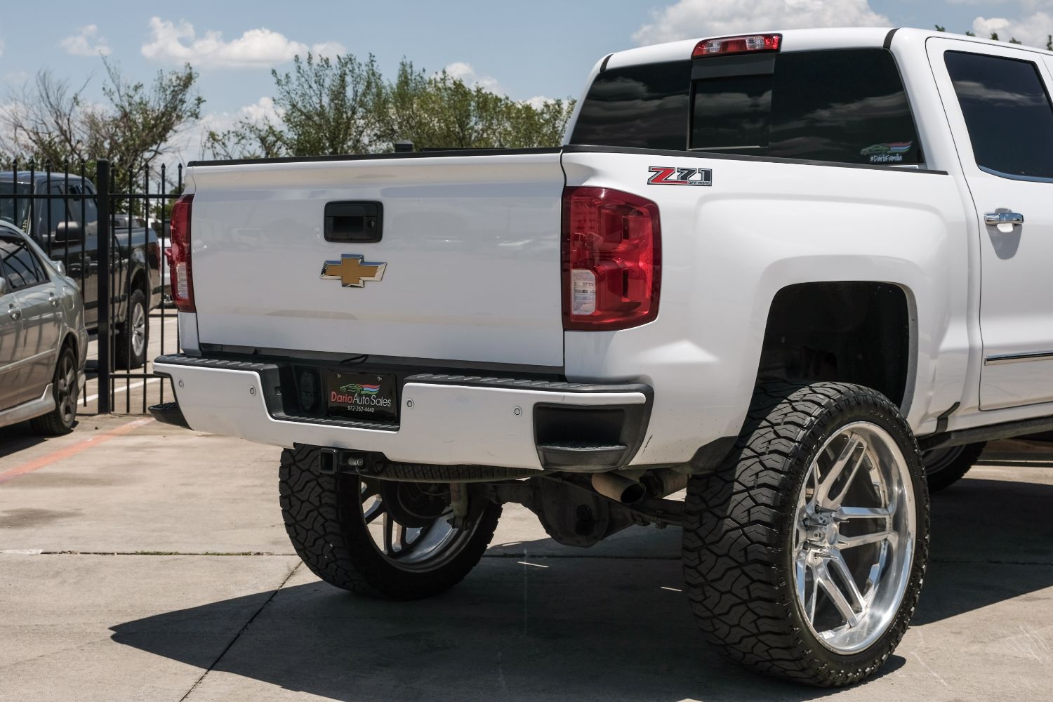 2017 Chevrolet Silverado 1500 LTZ Crew Cab 4WD 11