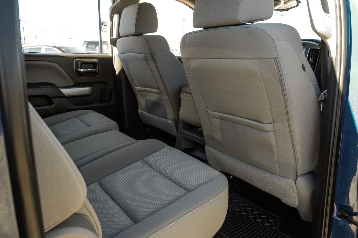 2018 Chevrolet Silverado 1500 LT Crew Cab Long Box 4WD 31