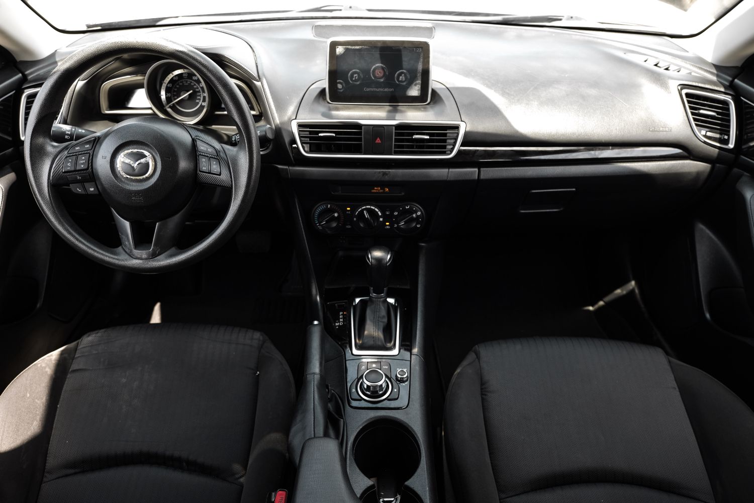 2015 Mazda MAZDA3 i Sport MT 5-Door 21