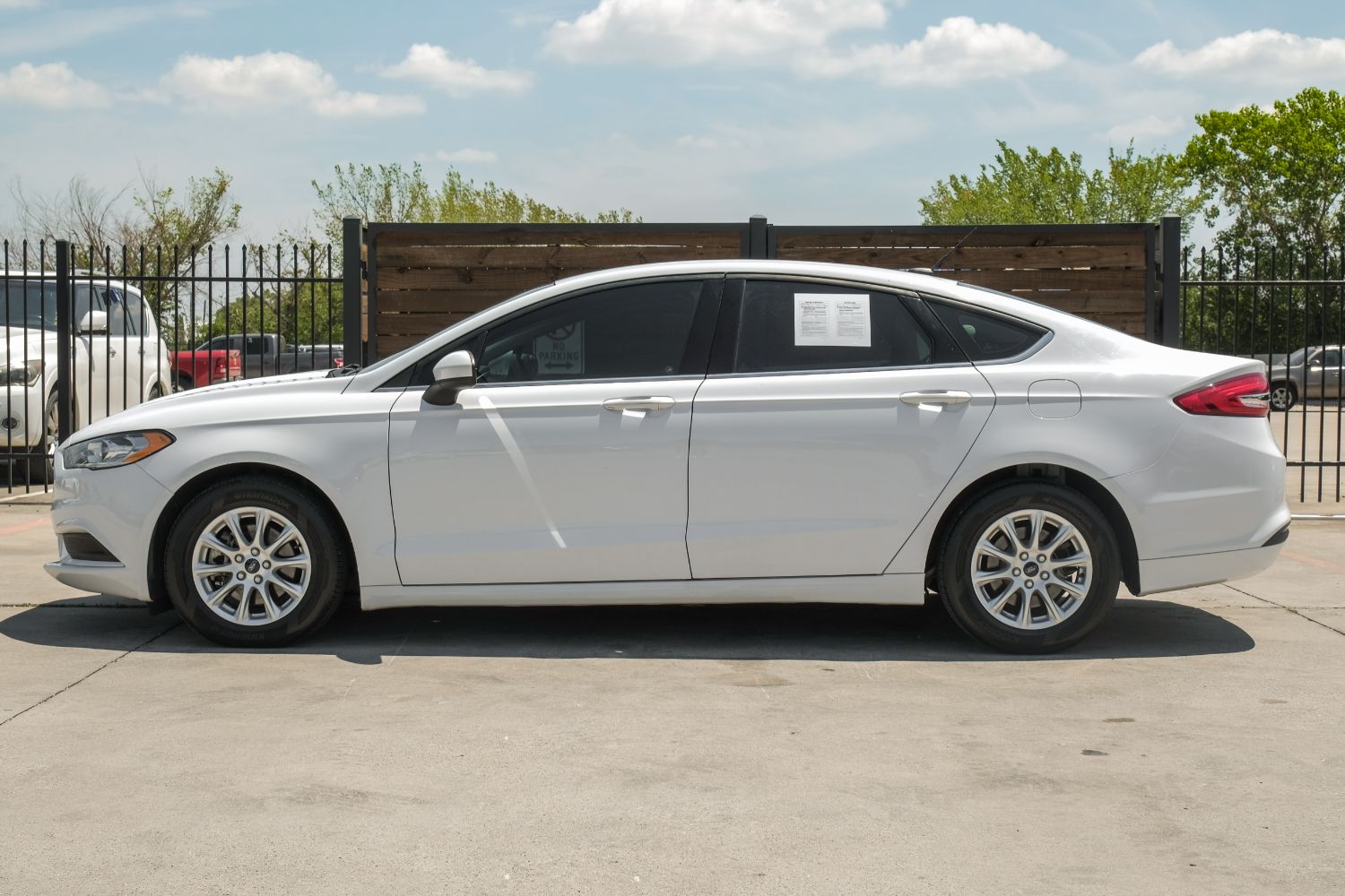 2018 Ford Fusion S 15