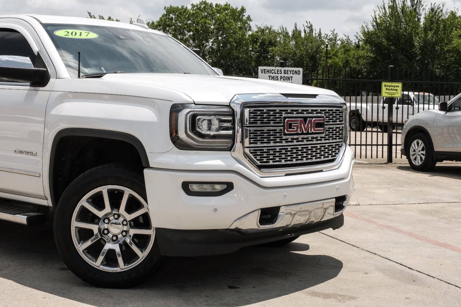 2017 GMC Sierra 1500 Denali Crew Cab Long Box 2WD 11