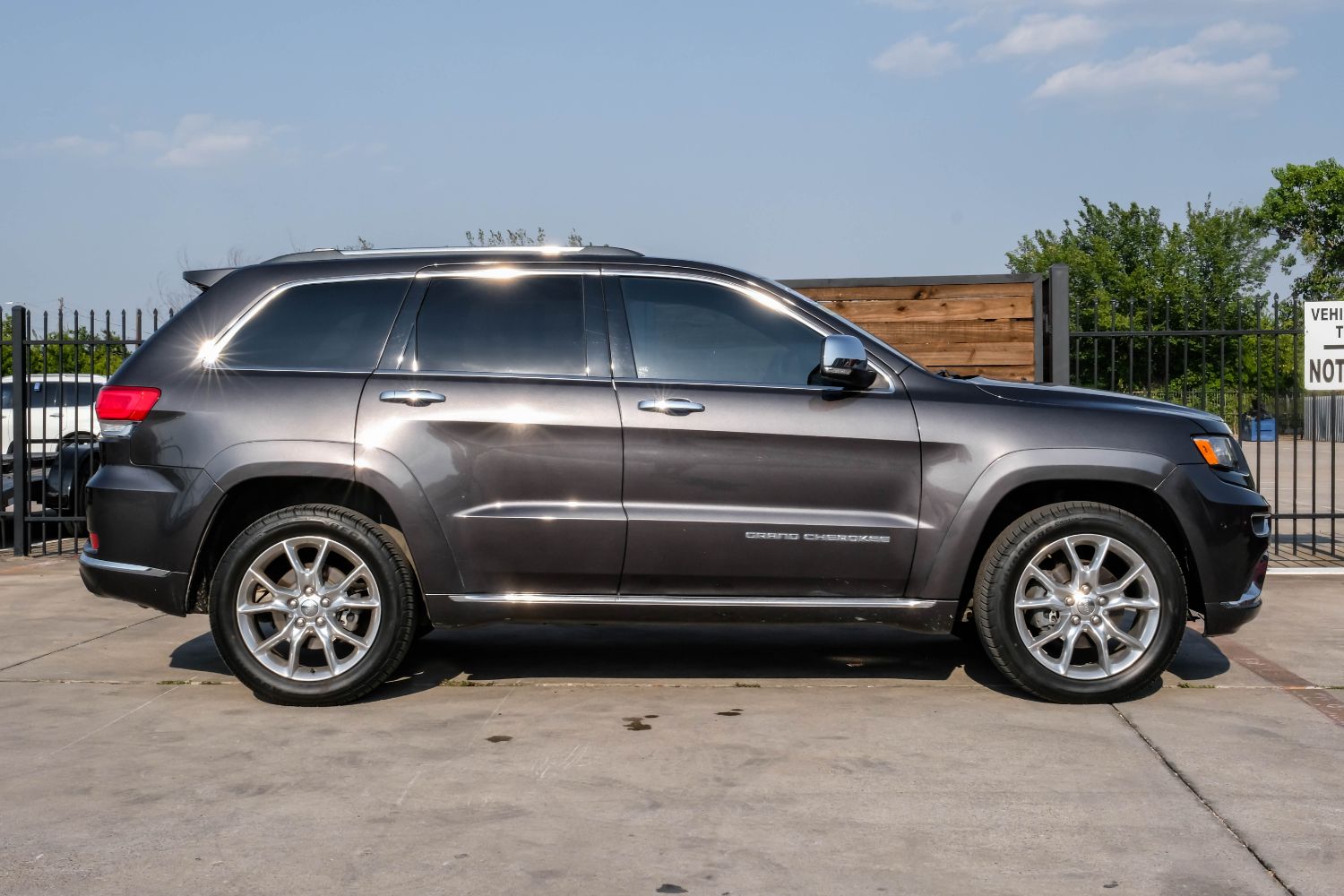 2015 Jeep Grand Cherokee Summit 4WD 10