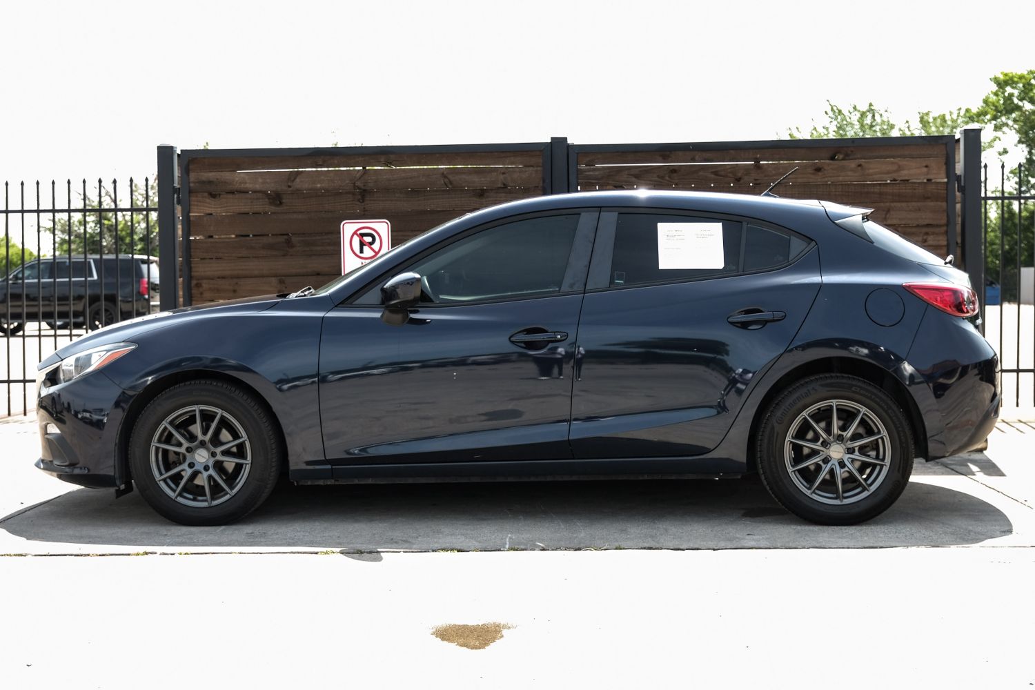 2015 Mazda MAZDA3 i Sport MT 5-Door 17