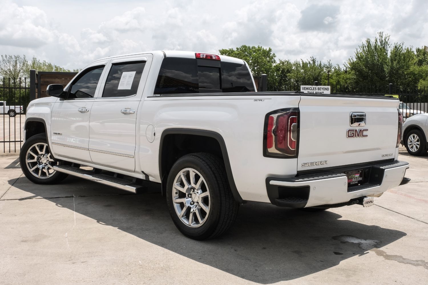 2017 GMC Sierra 1500 Denali Crew Cab Long Box 2WD 17