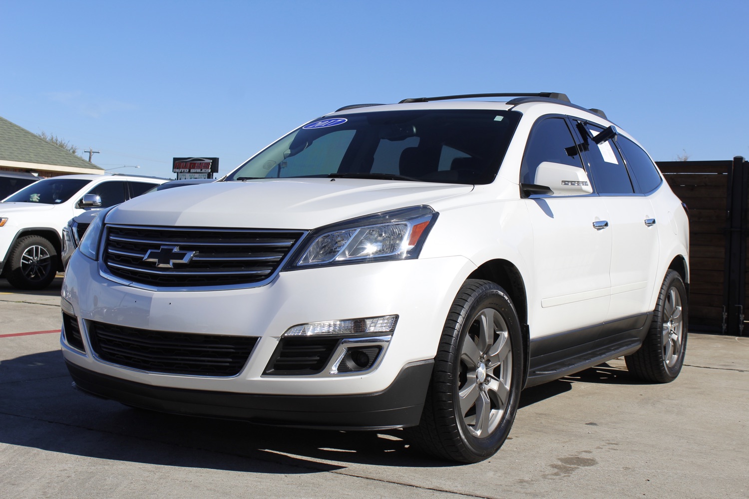 2017 Chevrolet Traverse 2LT FWD 2