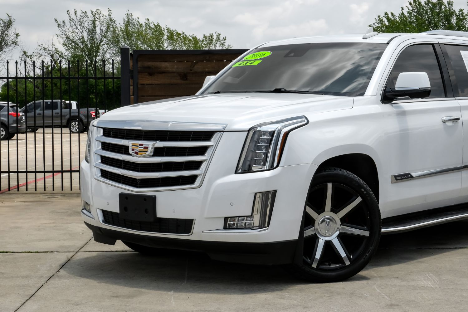 2016 Cadillac Escalade Luxury 4WD 5