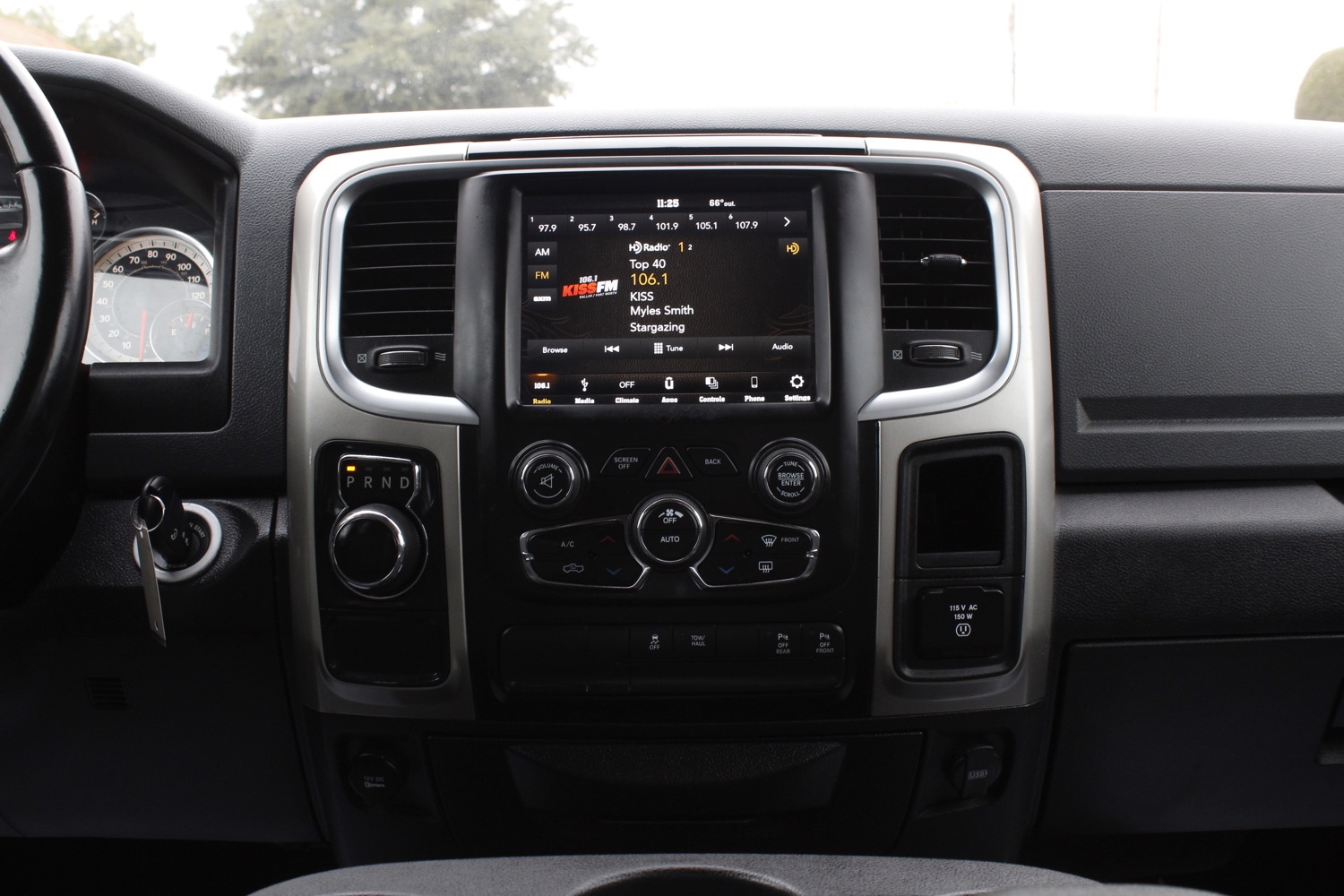 2018 RAM 1500 SLT Crew Cab SWB 2WD 15