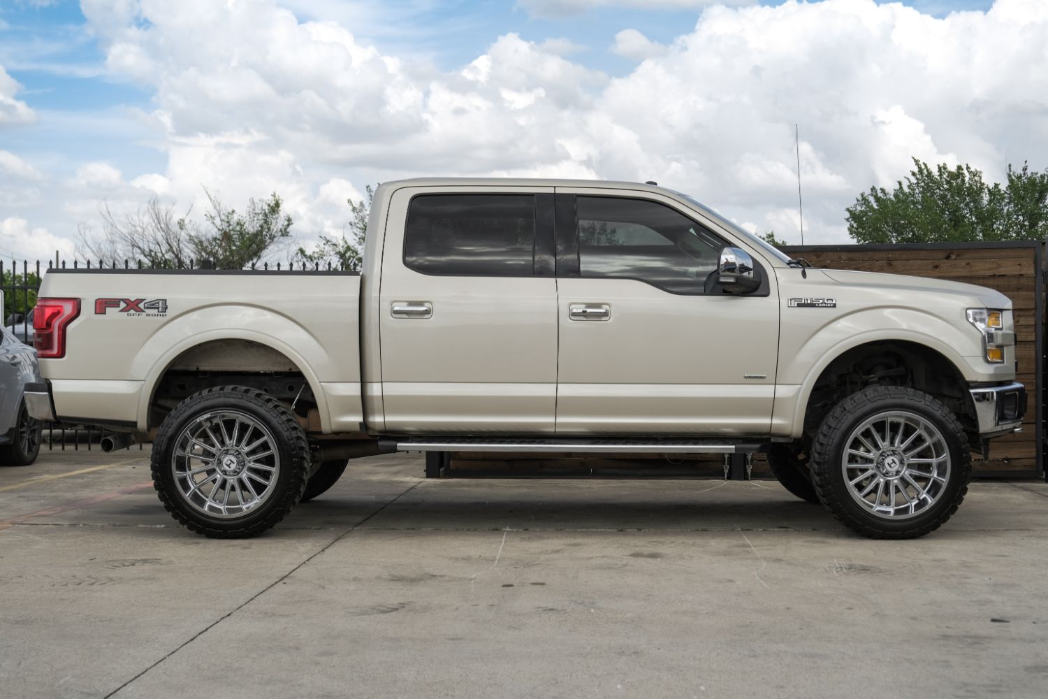 2017 Ford F-150 Lariat SuperCrew 6.5-ft. Bed 4WD 9
