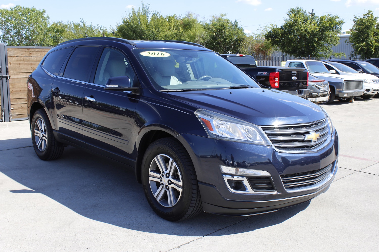 2016 Chevrolet Traverse 2LT FWD 2