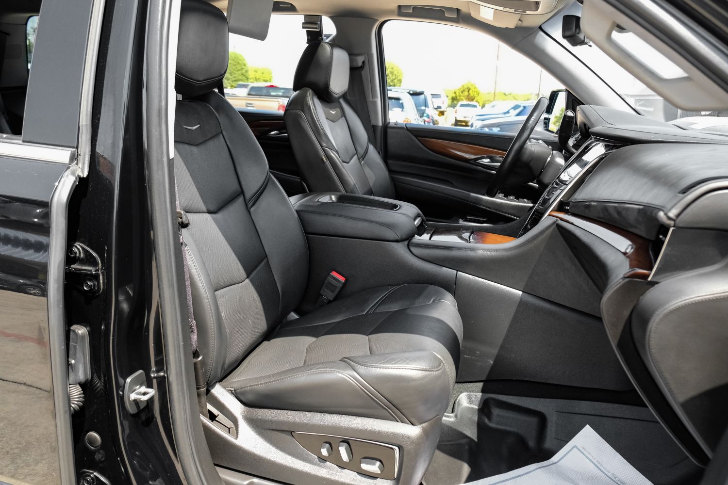 2017 Cadillac Escalade Premium 4WD 36
