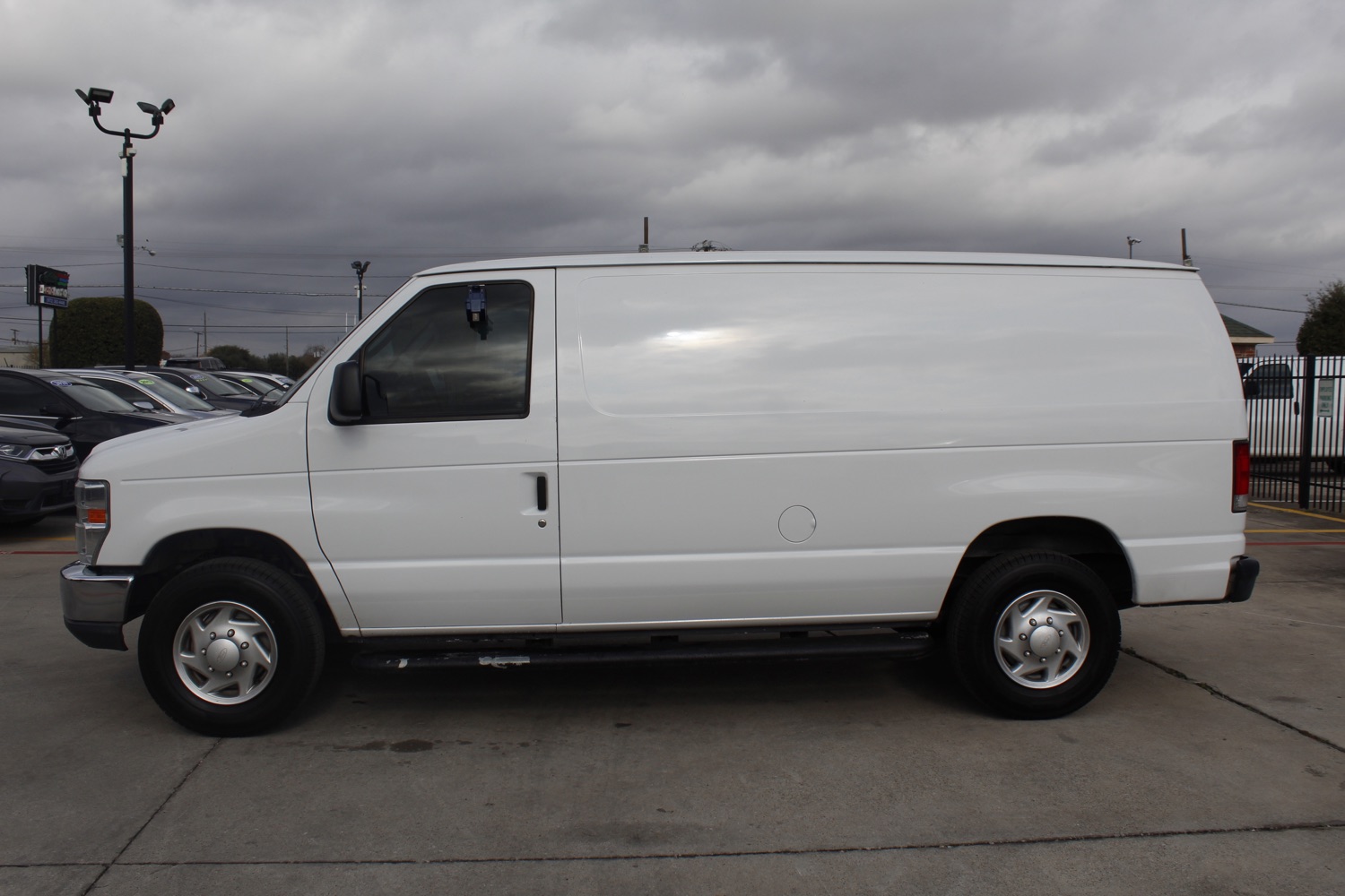 2014 Ford Econoline E-250 3