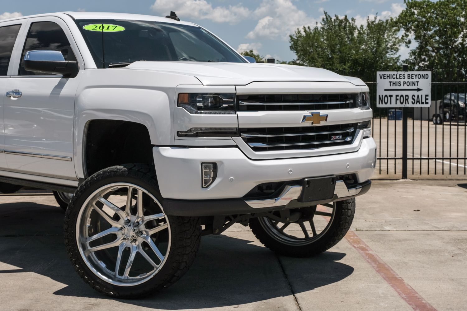 2017 Chevrolet Silverado 1500 LTZ Crew Cab 4WD 8