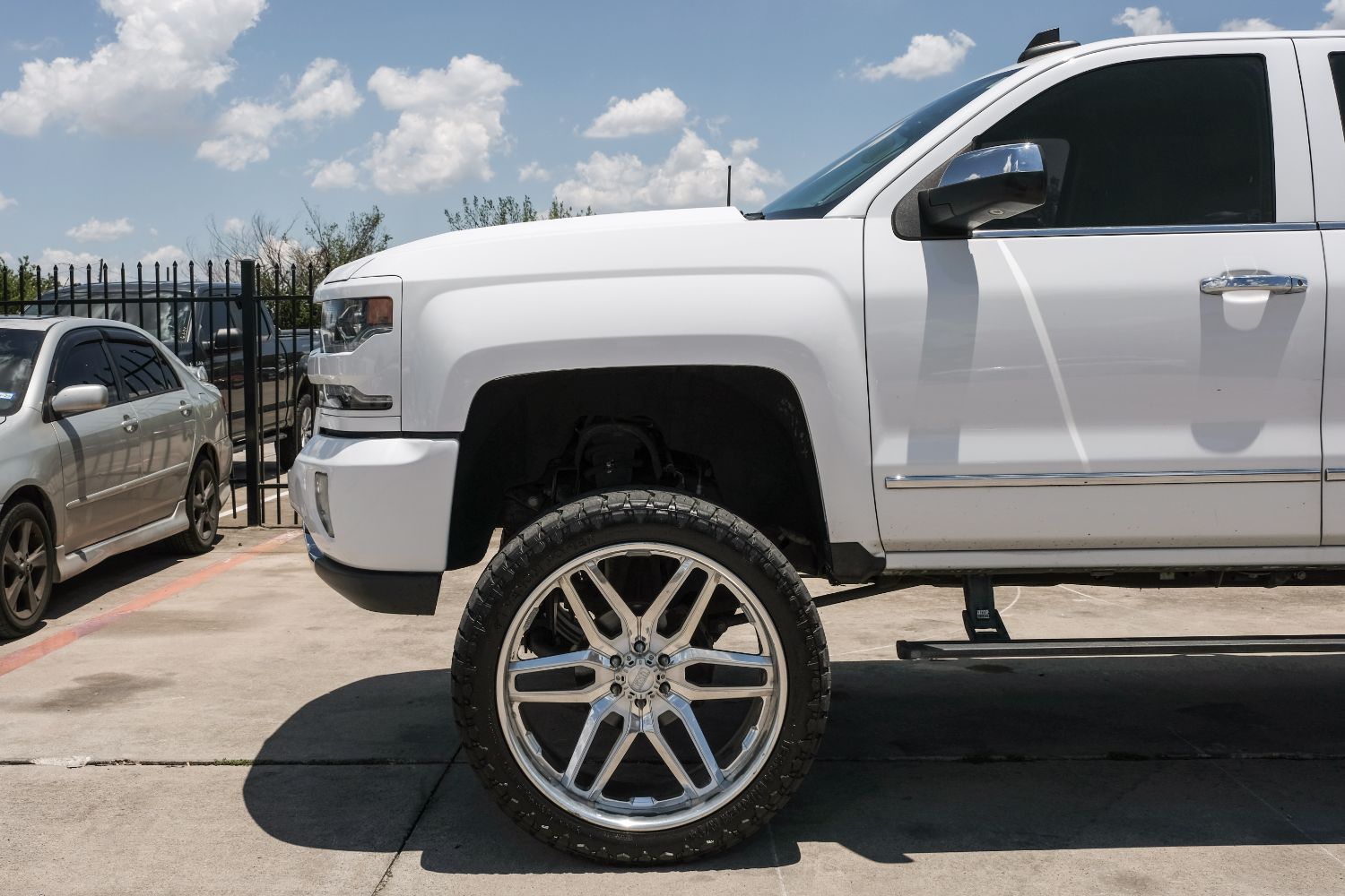 2017 Chevrolet Silverado 1500 LTZ Crew Cab 4WD 18