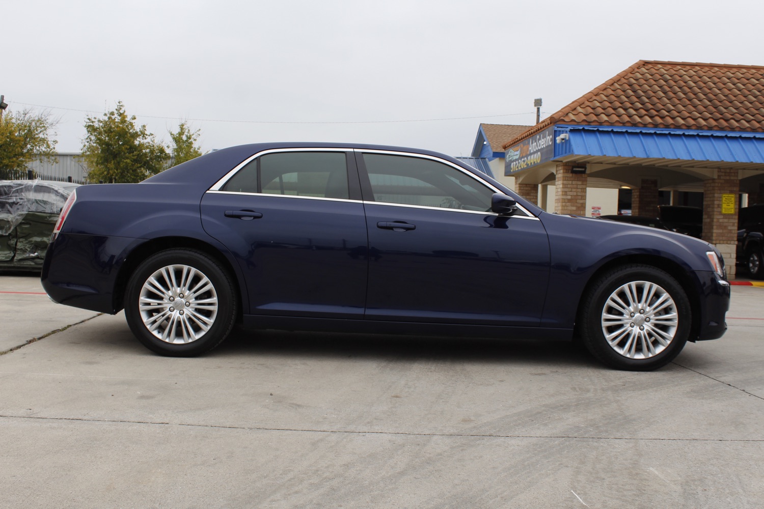 2014 Chrysler 300 AWD 8