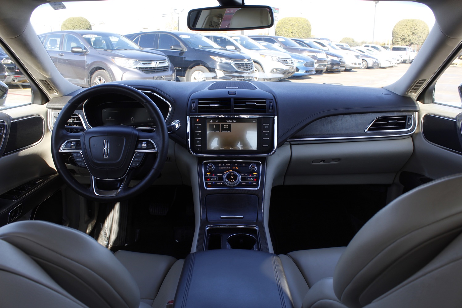 2017 Lincoln Continental Premier 14