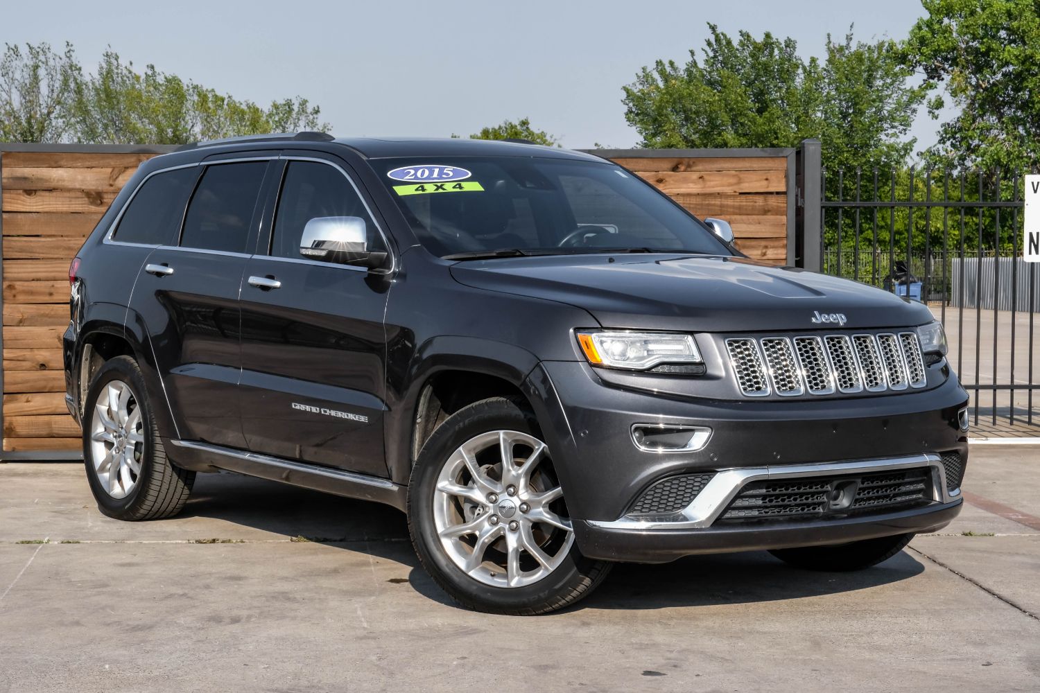 2015 Jeep Grand Cherokee Summit 4WD 9