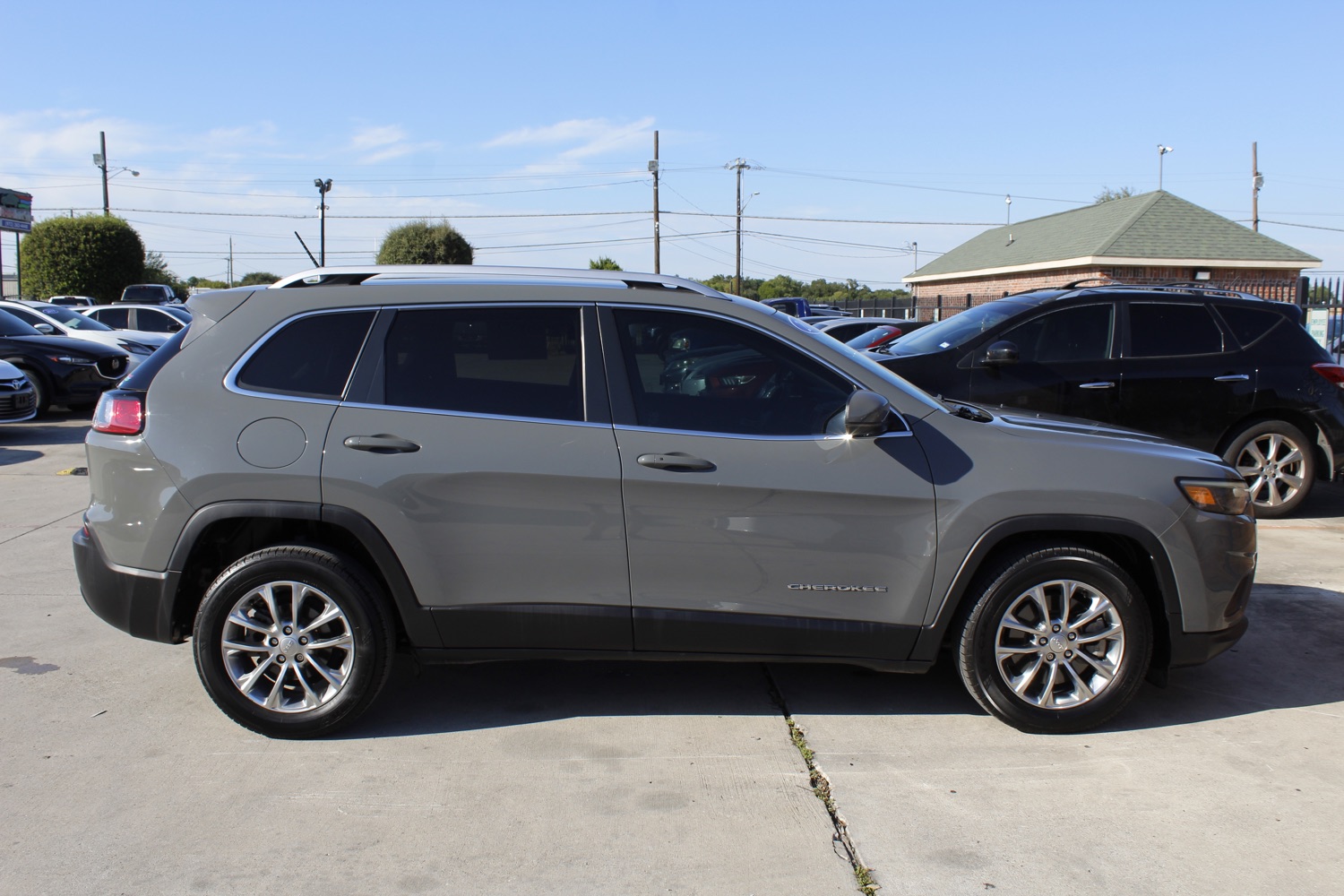 2021 Jeep Cherokee Latitude Plus FWD 8