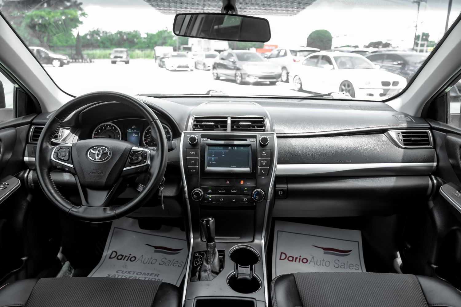 2016 Toyota Camry SE 19