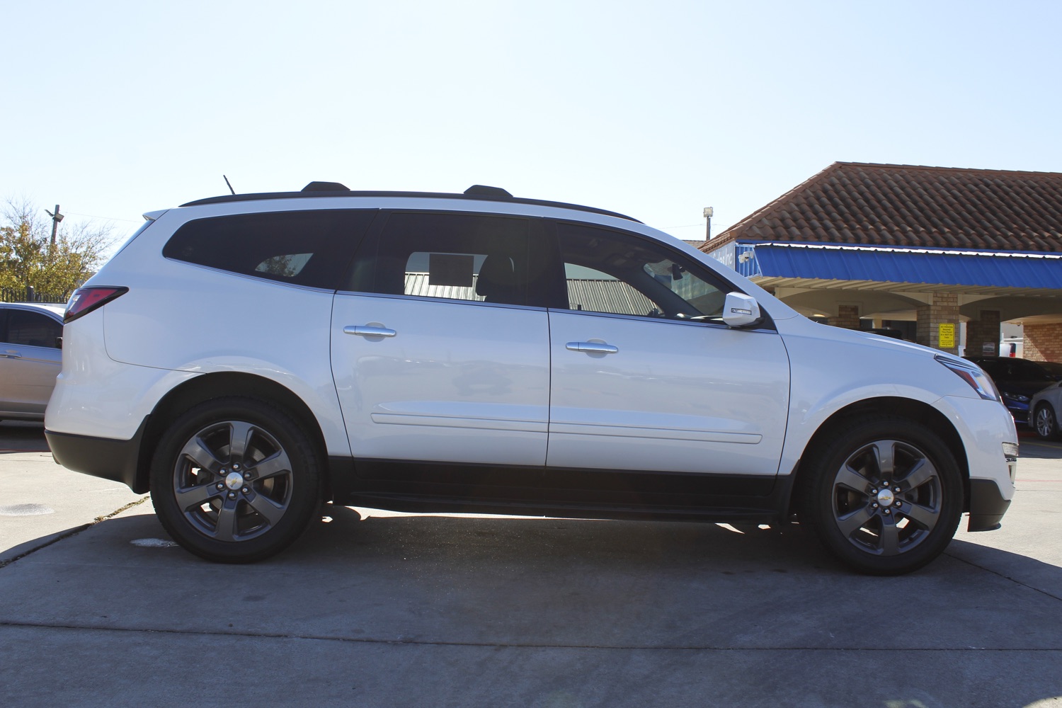 2017 Chevrolet Traverse 2LT FWD 8