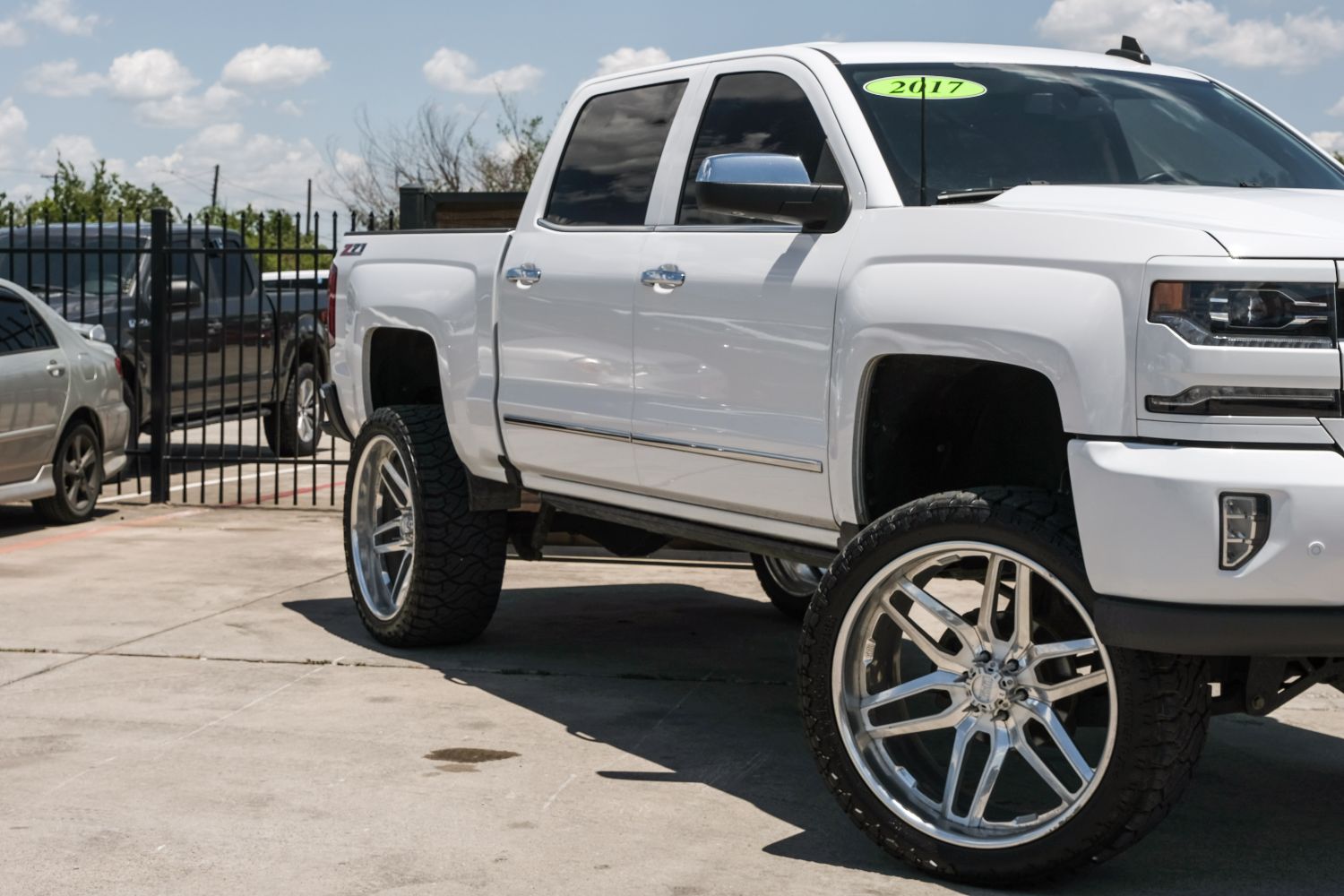 2017 Chevrolet Silverado 1500 LTZ Crew Cab 4WD 7