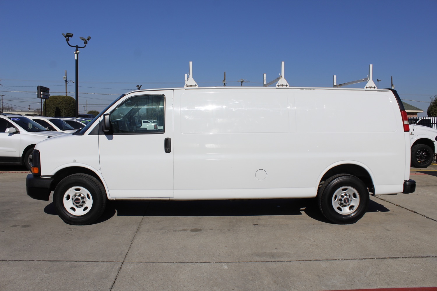 2014 GMC Savana G2500 Extended Cargo 2