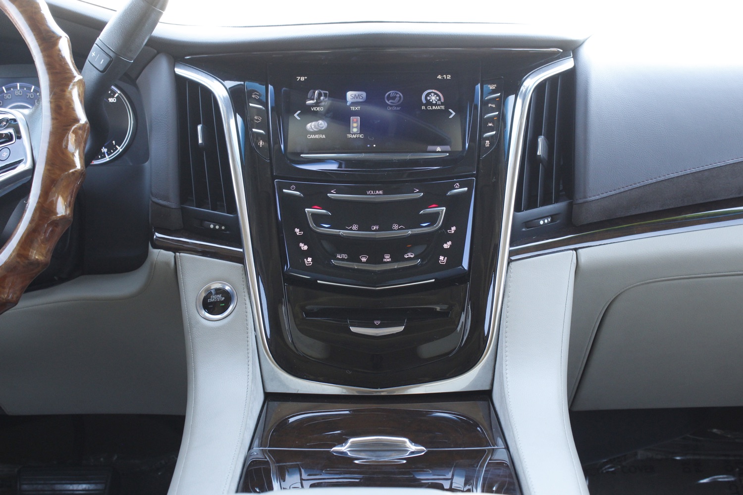 2016 Cadillac Escalade ESV 2WD Luxury 16