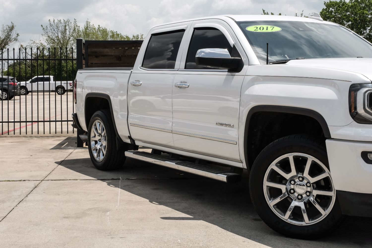 2017 GMC Sierra 1500 Denali Crew Cab Long Box 2WD 10