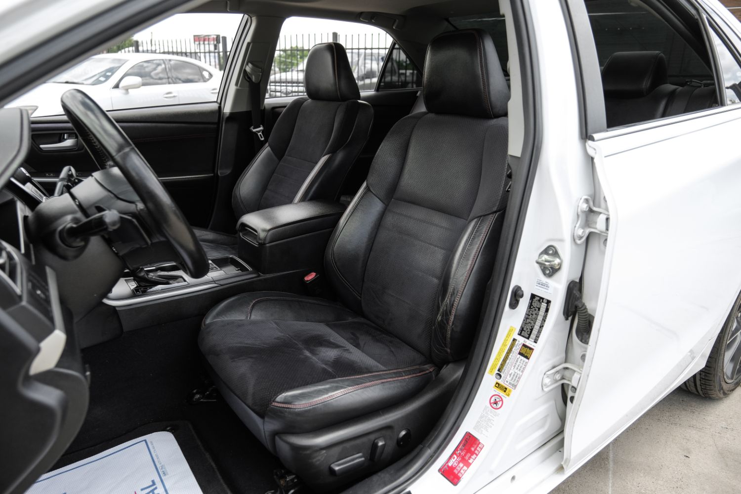 2015 Toyota Camry XSE 4