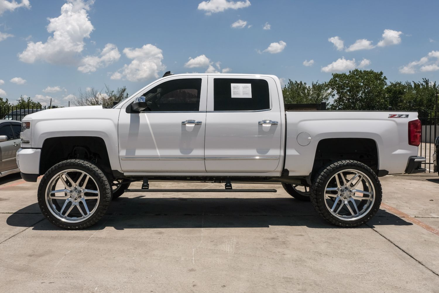 2017 Chevrolet Silverado 1500 LTZ Crew Cab 4WD 17