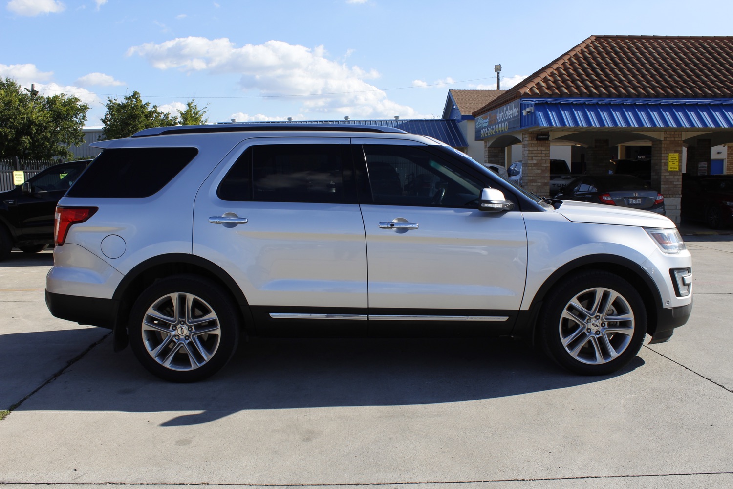 2016 Ford Explorer Limited 4WD 10