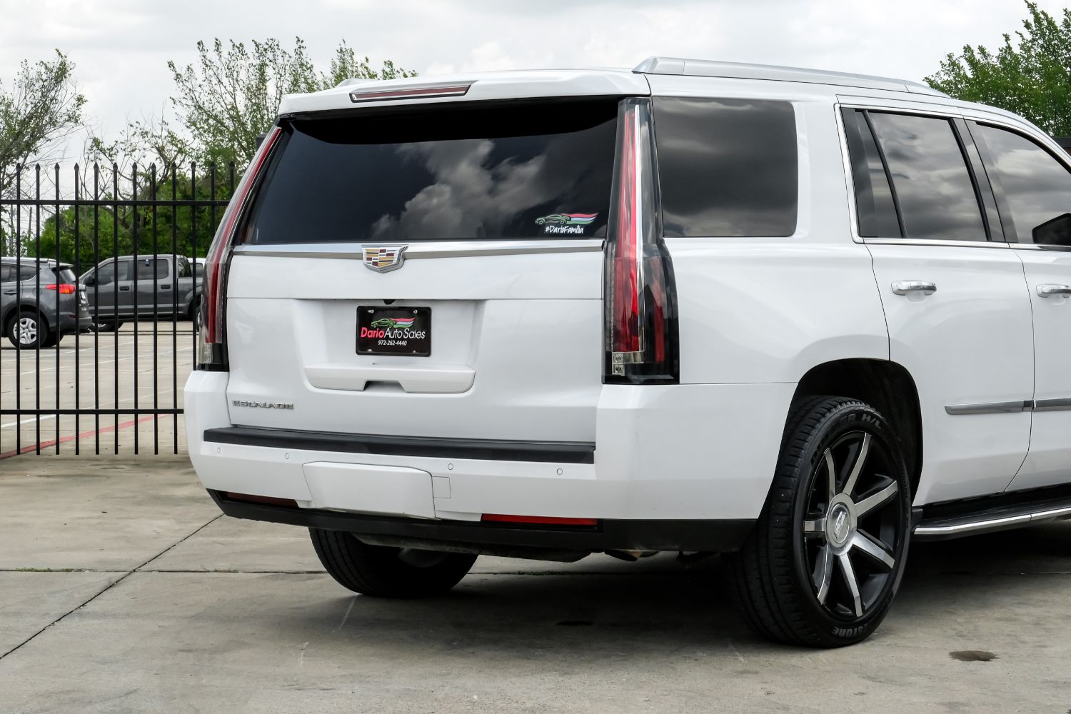 2016 Cadillac Escalade Luxury 4WD 11