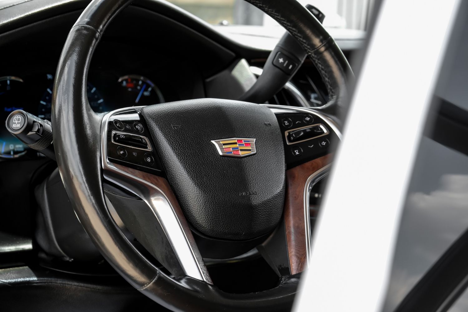 2016 Cadillac Escalade Luxury 4WD 21