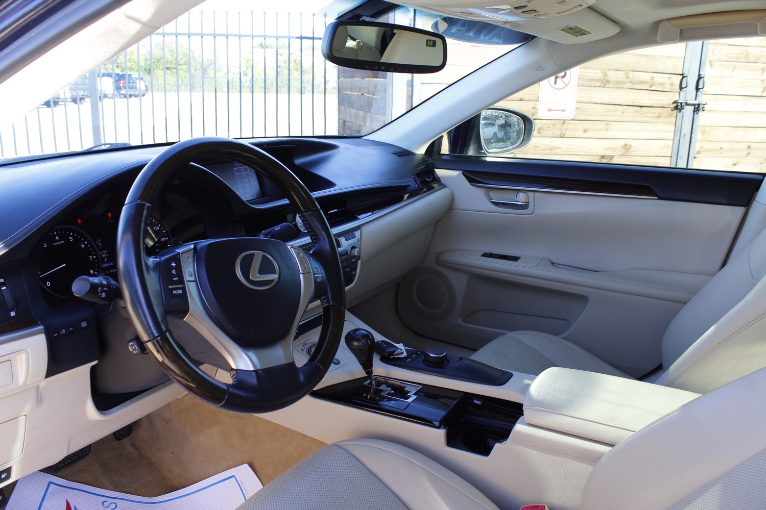 2014 Lexus ES 350 Sedan 11