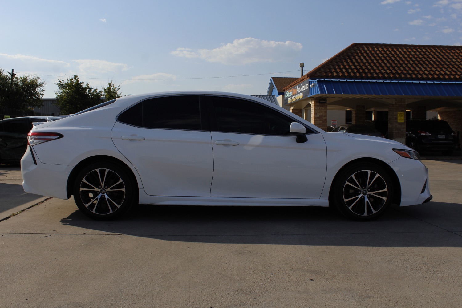 2019 Toyota Camry SE 9