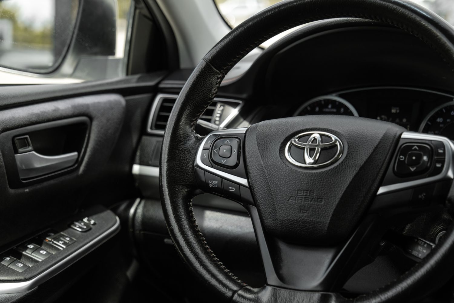 2015 Toyota Camry XSE 23