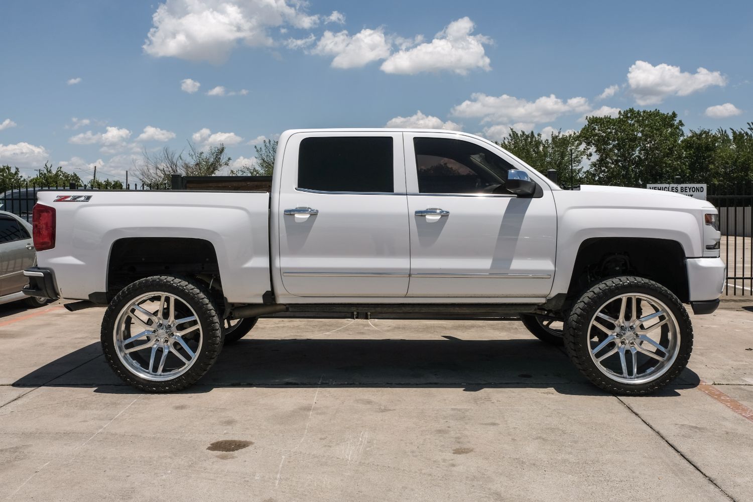 2017 Chevrolet Silverado 1500 LTZ Crew Cab 4WD 9