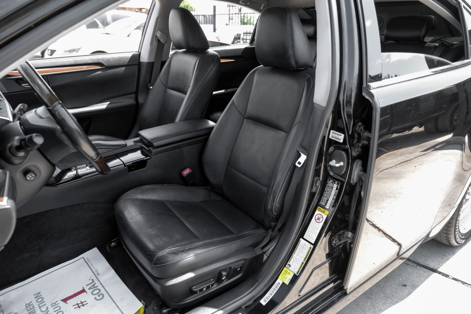 2015 Lexus ES 350 Sedan 4