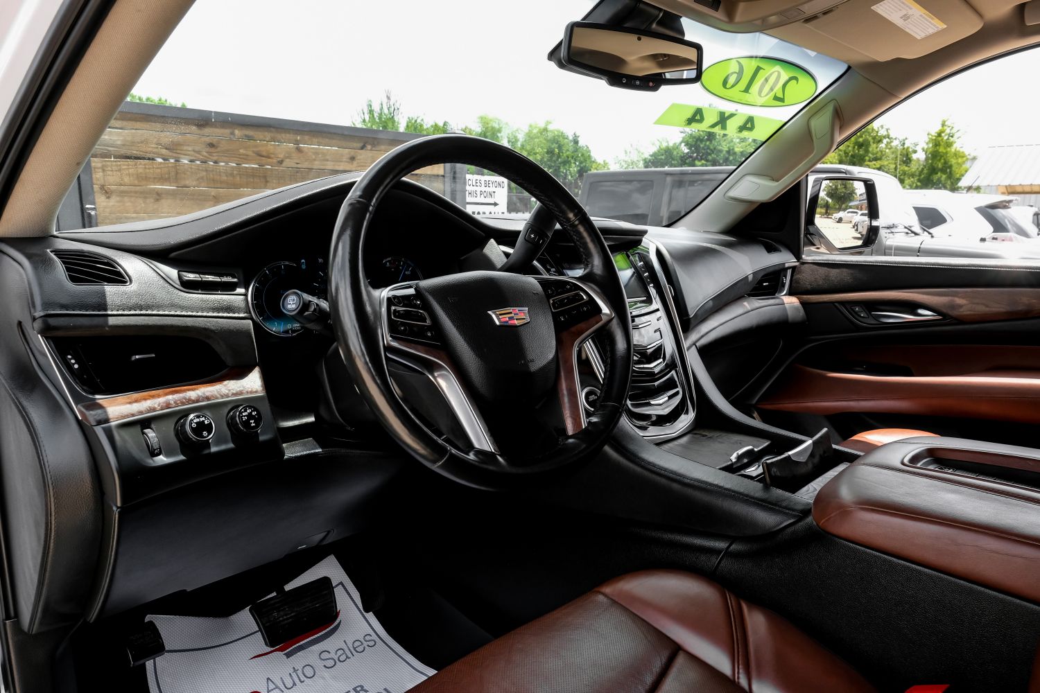 2016 Cadillac Escalade Luxury 4WD 3