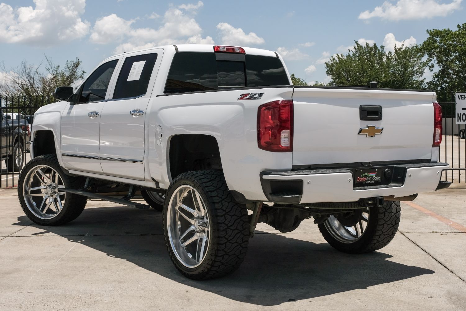 2017 Chevrolet Silverado 1500 LTZ Crew Cab 4WD 14