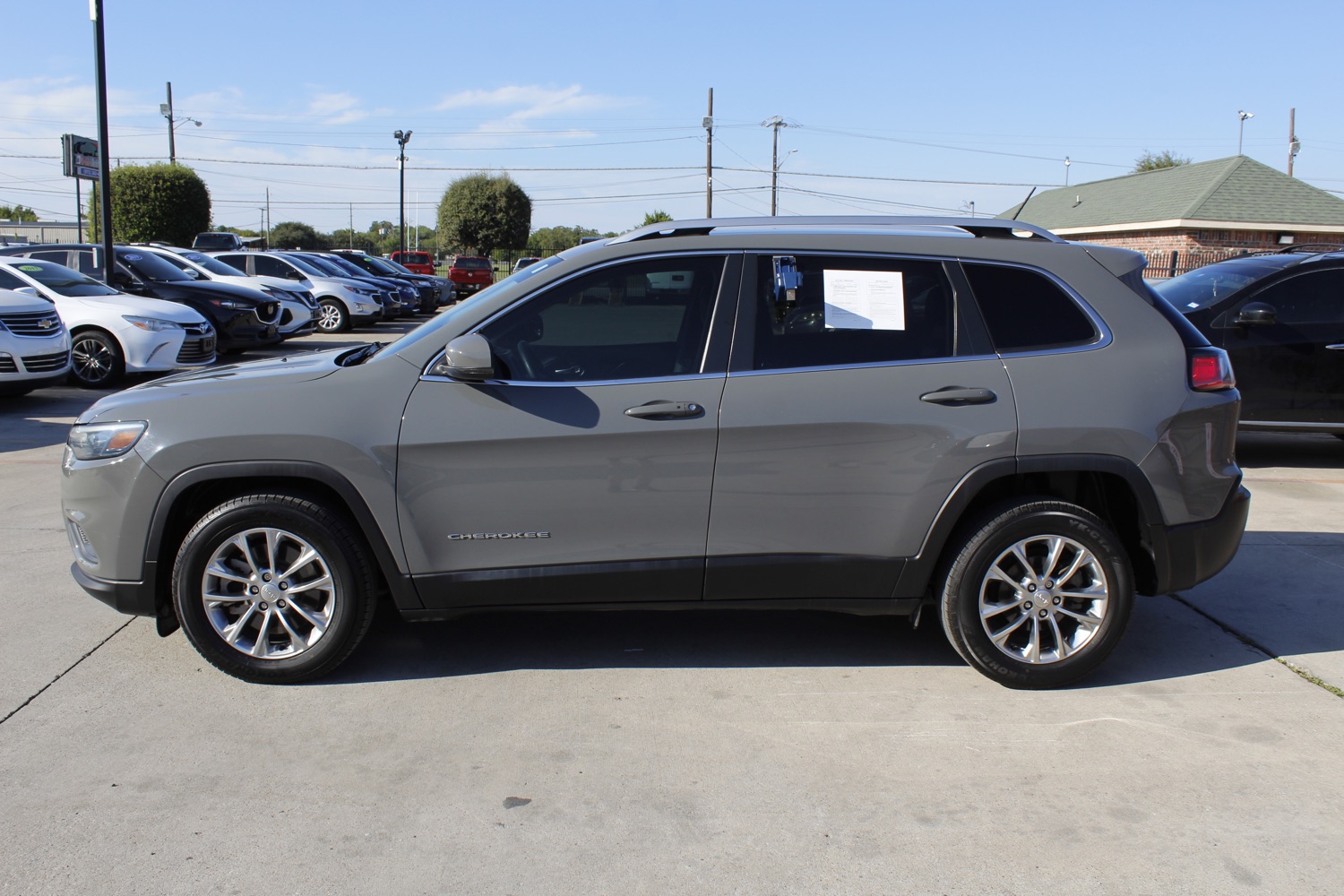 2021 Jeep Cherokee Latitude Plus FWD 3