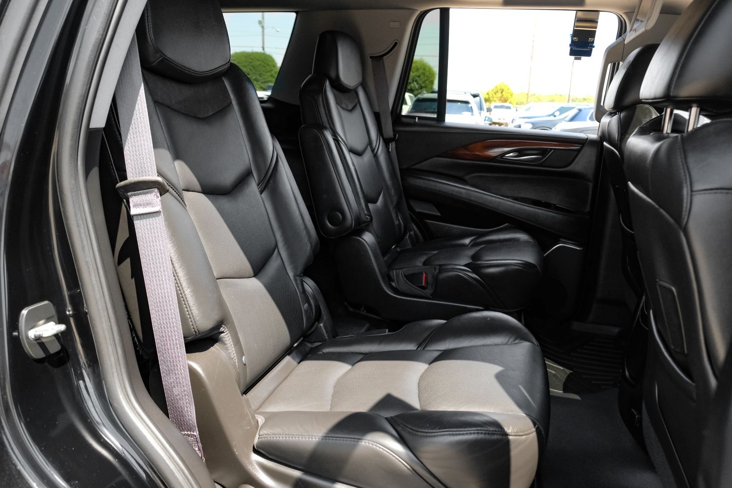 2017 Cadillac Escalade Premium 4WD 38