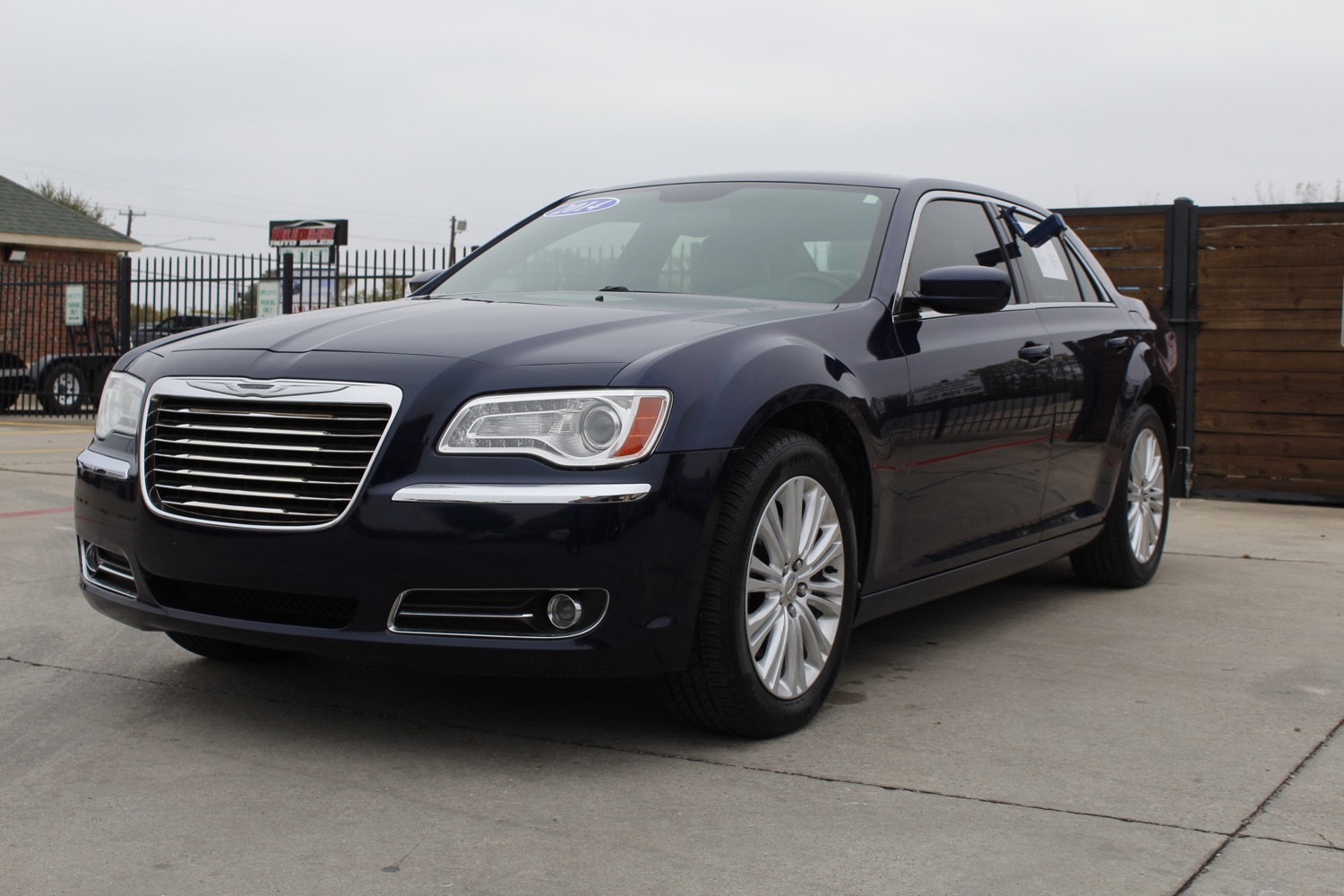 2014 Chrysler 300 AWD 2