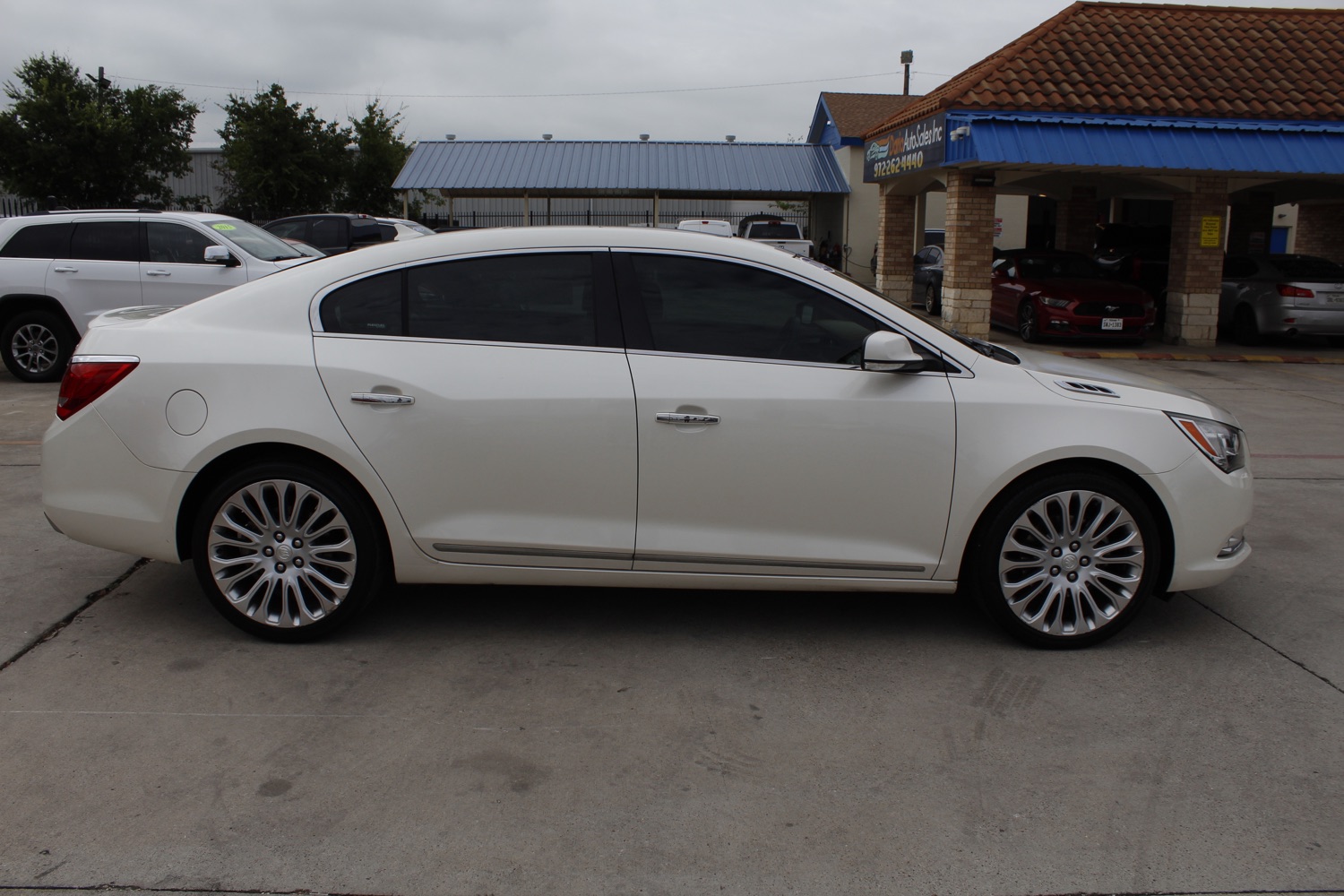 2014 Buick LaCrosse Premium Package 2, w/Leather 4