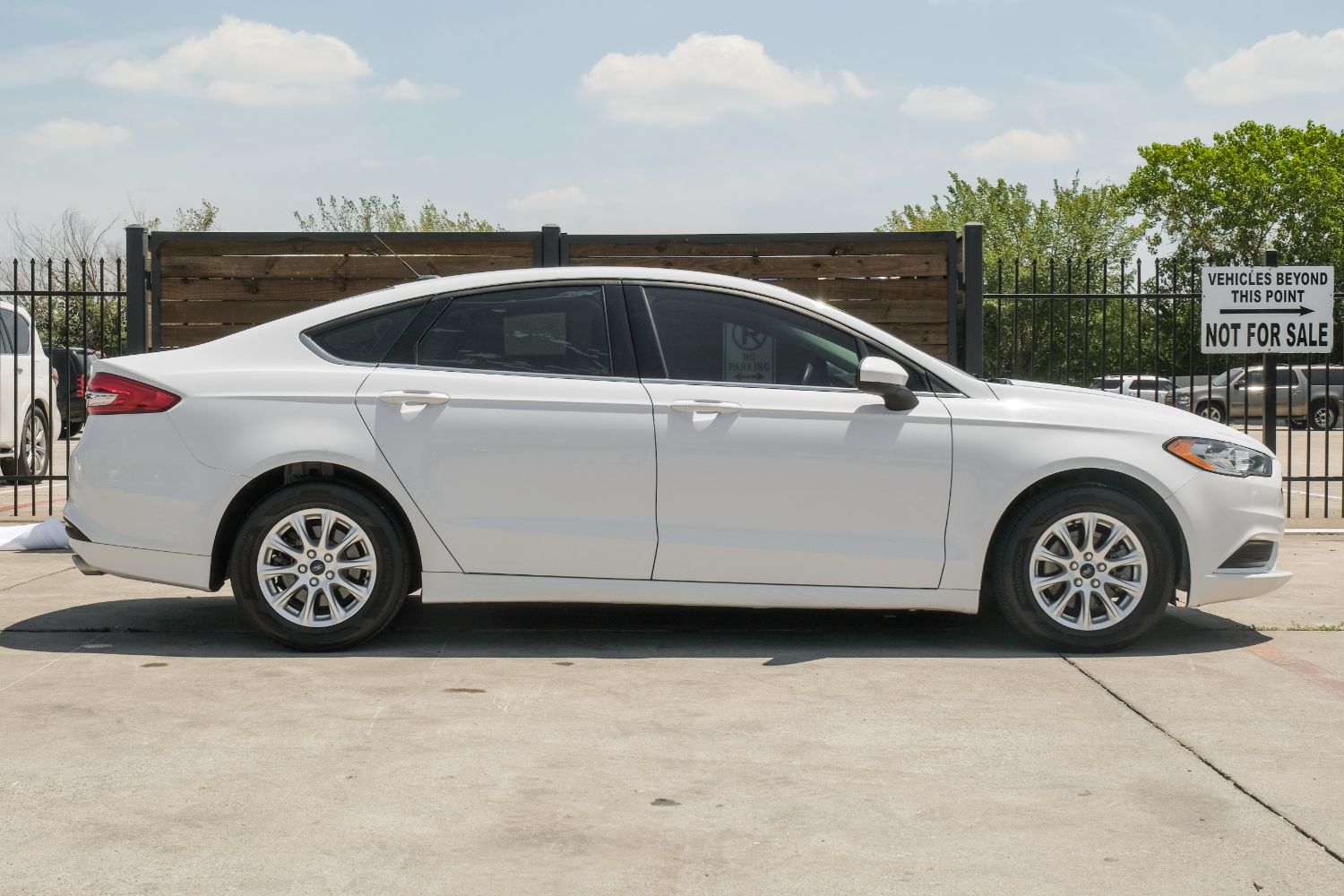 2018 Ford Fusion S 9